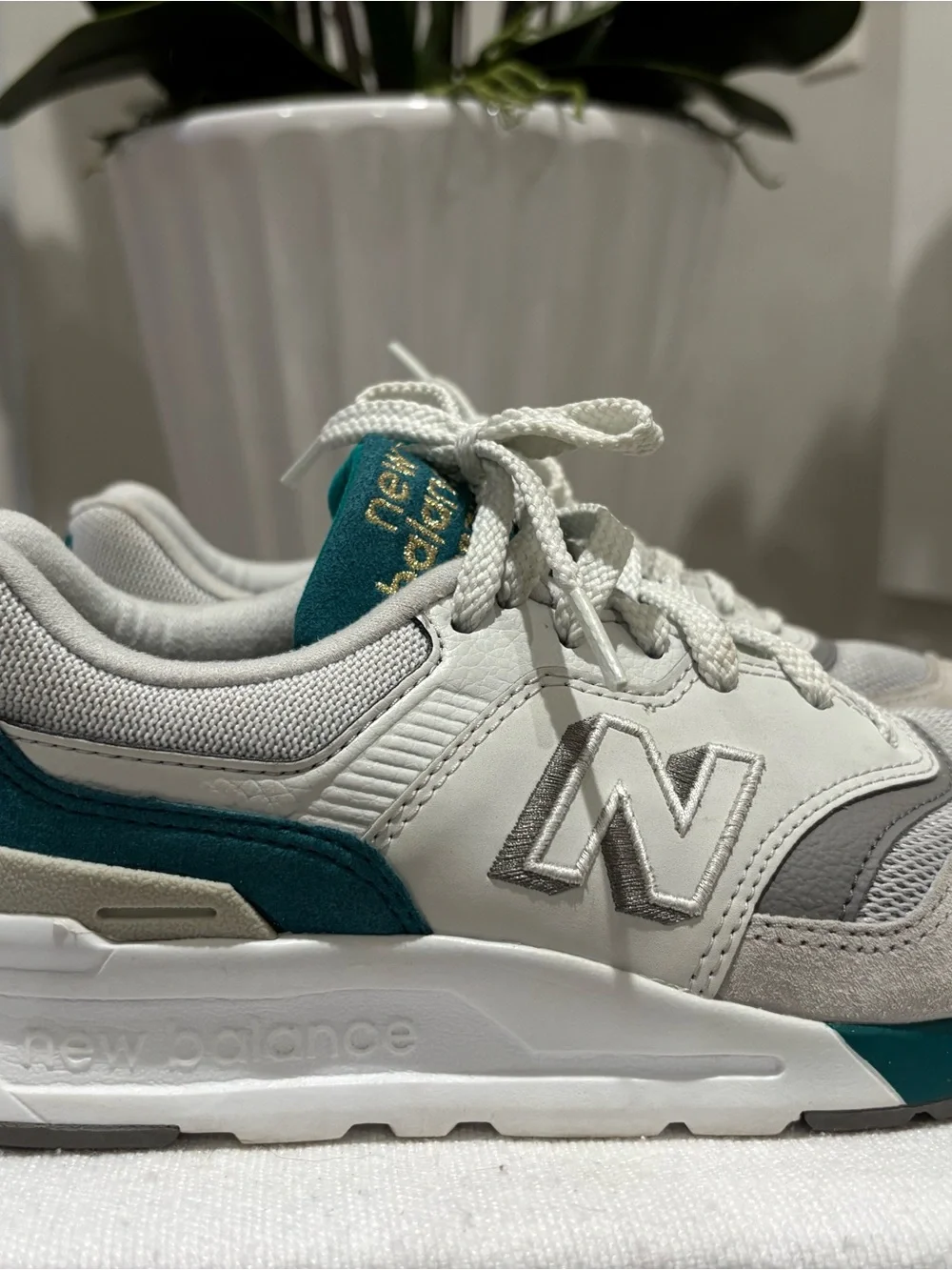 Women’s New Balance 997H lifestyle Sneakers